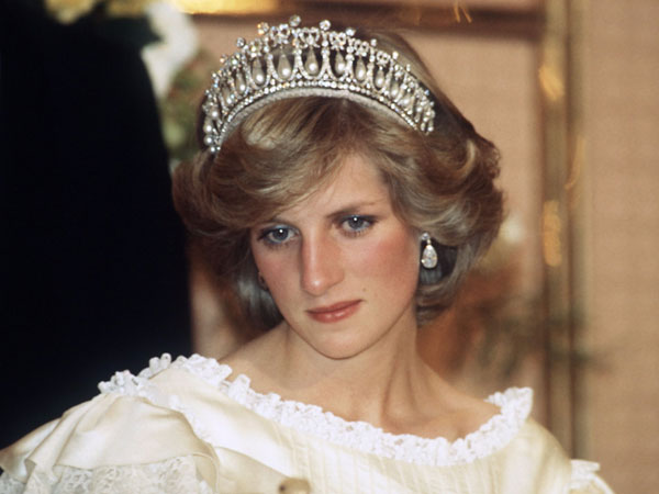 Bukan Hitam, Ini Warna Unik Eyeliner Favorit Mendiang Lady Diana