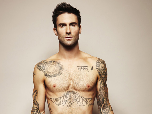 Adam Levine Tampil 'Polos' di Video Musik Terbaru Maroon 5!