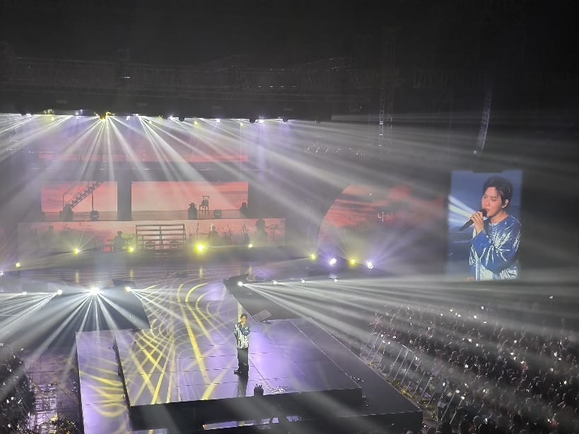 Suho Bawakan 'First Snow' Hingga Medley Lagu Hits EXO di Konser Jakarta