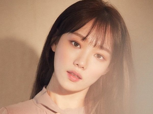 Lee Sung Kyung Donasi untuk Rumah Sakit Setelah Bintangi 'Dr. Romantic'