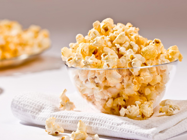 Yuk Buat Popcorn Sendiri Di Rumah dengan Variasi Bumbu Ini