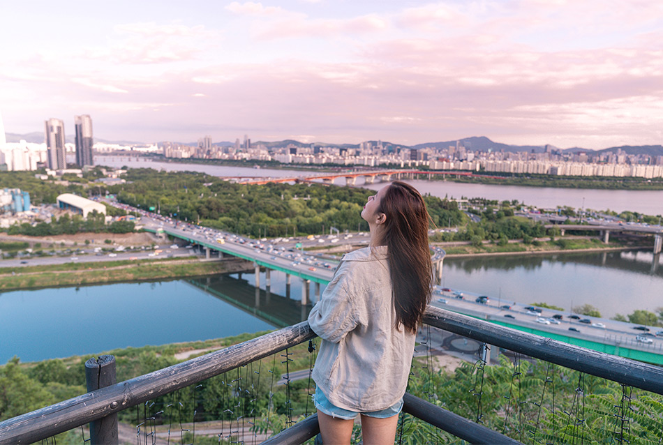 Yuk Simak Tips Menikmati Hutan Kota Seoul yang Asri nan Indah