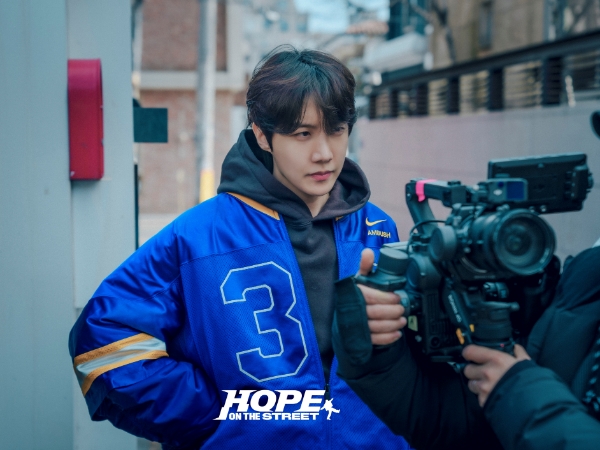 J-Hope BTS Pecahkan Rekor Personal di Chart AS dan Inggris dengan 'HOPE ON THE STREET VOL.1'