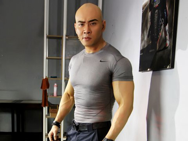 Duh, Atraksi Berbahaya Deddy Corbuzier Ini Hampir Lukai Orang