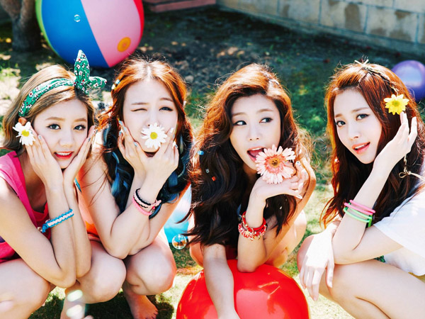 Girl's Day Tampil Seksi Tunjukkan Keceriaan Musim Panas dalam MV 'My Darling'