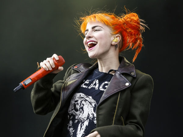 Hayley Williams Buka-Bukaan Tentang Depresi Akibat Perceraian dan Konflik Band Paramore