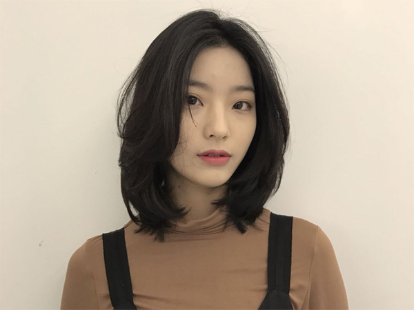 Lee Saerom fromis_9 Jelaskan Konteks Ucapannya yang Dikecam Saat Siaran