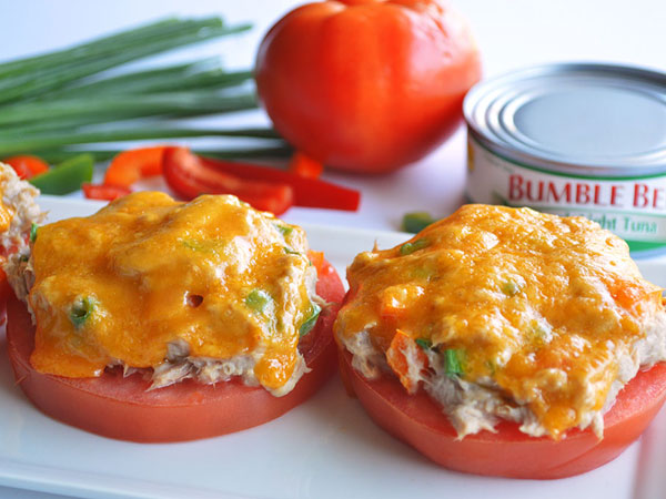 Yuk Segarkan Menu Makan Siangmu dengan Tomato Tuna Melt!