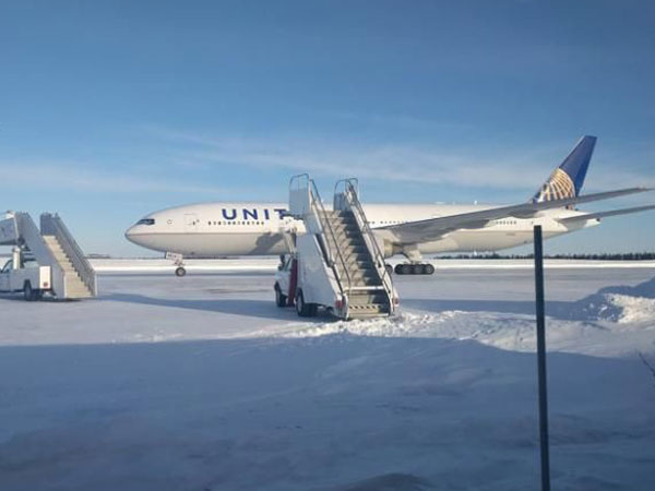 Memprihatinkan! Pesawat United Airlines Terdampar di Suhu Minus 30 Derajat Celsius hingga Pintu Beku