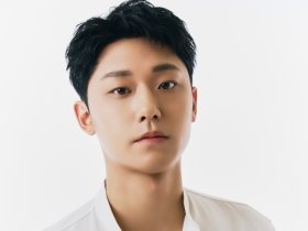 Lee Do Hyun Dikonfirmasi Bintangi Drama Baru Penulis Hong Sisters 'Grand Galaxy Hotel'