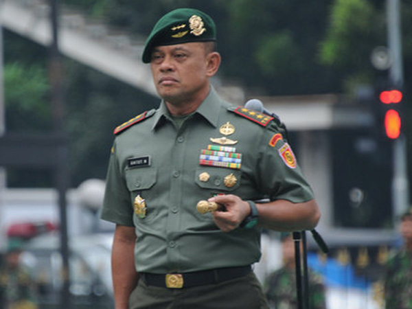 Foto Selfie Bareng Kanjeng Dimas Pelaku Penggandaan Uang dan Pembunuh, Ini Penjelasan Panglima TNI