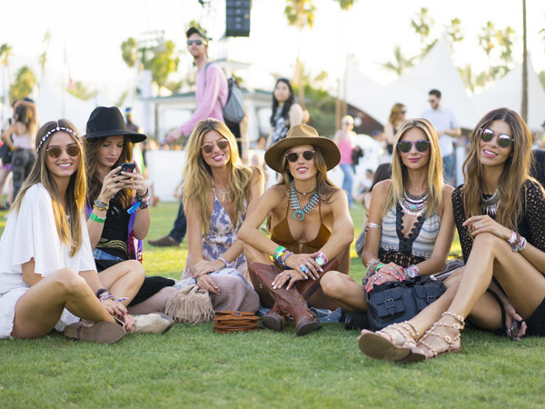 Gaya Fashion Para Seleb Hollywood di Festival Coachella 2015 Minggu Pertama