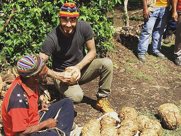 Ketika David Beckham Membuat Bola dari Daun Pisang Sebelum Bertanding