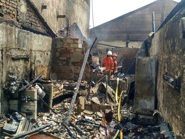 Kebakaran Rumah Makan di Kemang Tewaskan Seorang Bocah