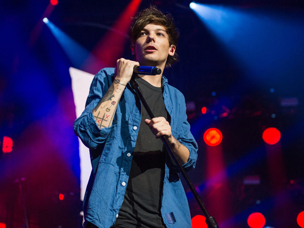 Louis Tomlinson Umpat Jurnalis Karena Belum Dengar Lagu Baru One Direction