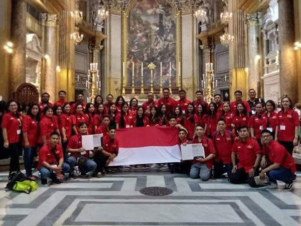 Tuai Rasa Bangga, Paduan Suara Indonesia Ini Juara Kompetisi di Italia!