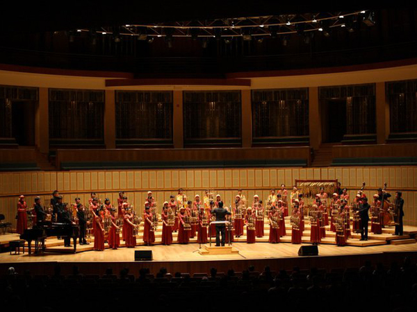 Merinding, Grup Paduan Angklung Asal Indonesia Ini Sukses Tampilkan Cover Berbagai Lagu K-Pop!