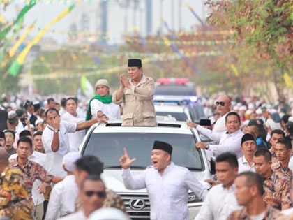 Prabowo Ungkap Alasan Punya Kebiasaan Lepas Baju Saat Bertemu Pendukung