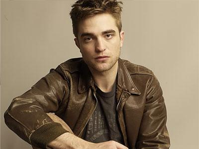 Robert Pattinson Ditodong Senjata Api Dalam The Rover