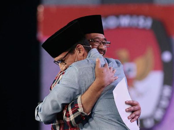 Penuh Keakraban, Ini yang Dibicarakan Sandiaga Saat Temui Djarot