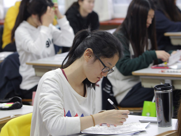 Gara-gara Pesan Mengharukan dari Sang Ayah, Siswa Gagal Ujian di Korea Ini Batal Bunuh Diri