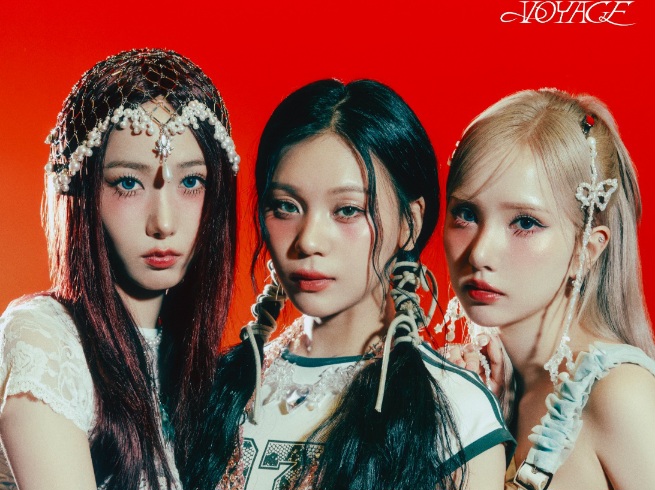VIVIZ Tunjukkan Transformasi Musik dan Visual dalam MV 'Shhh!'