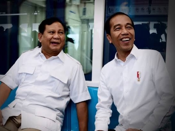 Unggah Foto Akrab, Prabowo Turut Ucapkan Bela Sungkawa Atas Meninggalnya Ibunda Jokowi