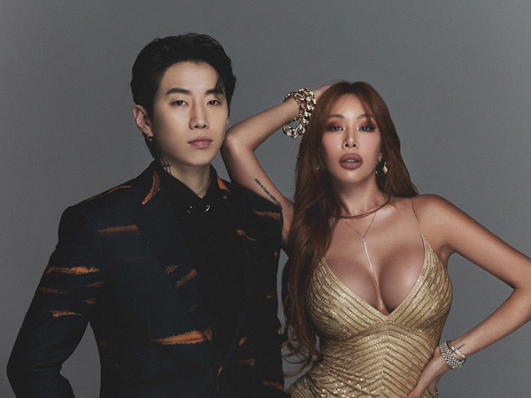 Jessi Pose Bareng Jay Park Usai Resmi Bergabung ke MORE VISION