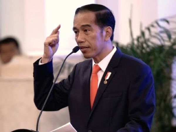 Penampakan Jokowi yang Tiba-tiba Sambangi Kantor PLN Pusat Pagi Ini