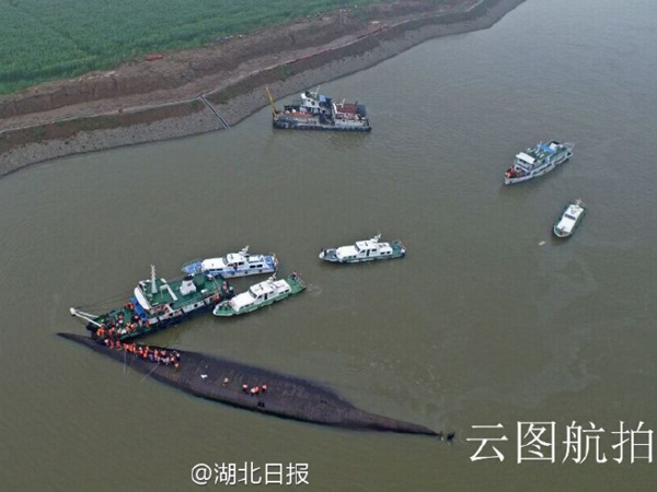 Kapal Pesiar Mewah Berisi 458 Penumpang Tenggelam di Sungai Yangtze