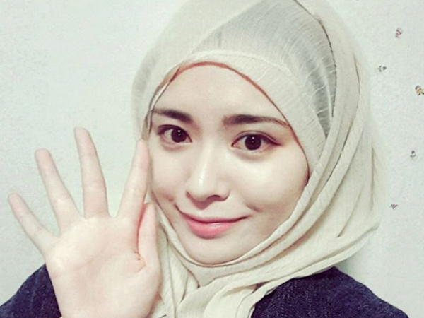 Ayana Moon, Hijabers Asal Korea yang Jadi Celegram