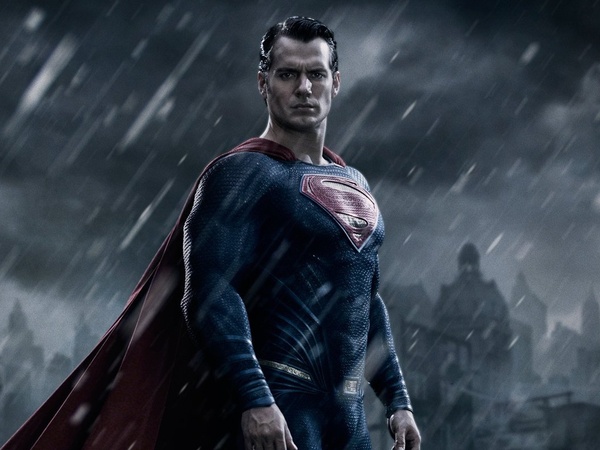 Henry Cavill Umumkan Gantung Jubah Superman