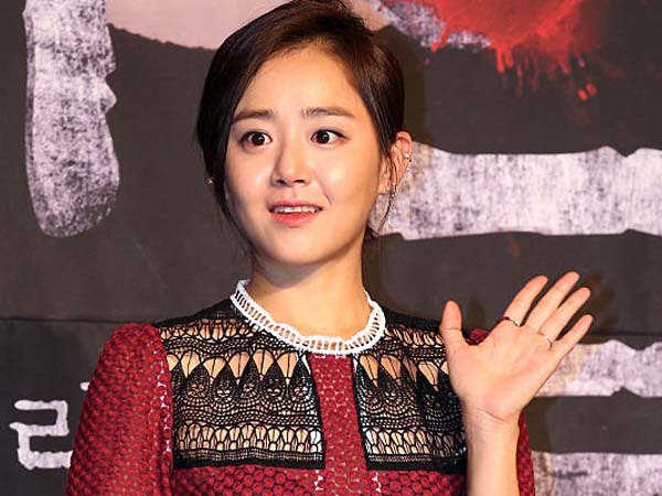 Berkunjung ke Indonesia, Moon Geun Young Dapat Mie Instan dari Fans!