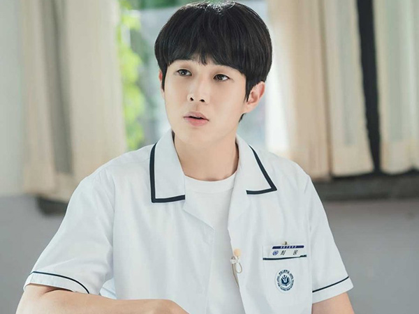 Fakta-Fakta Choi Woo Shik, Pemeran Choi Ung di Our Beloved Summer
