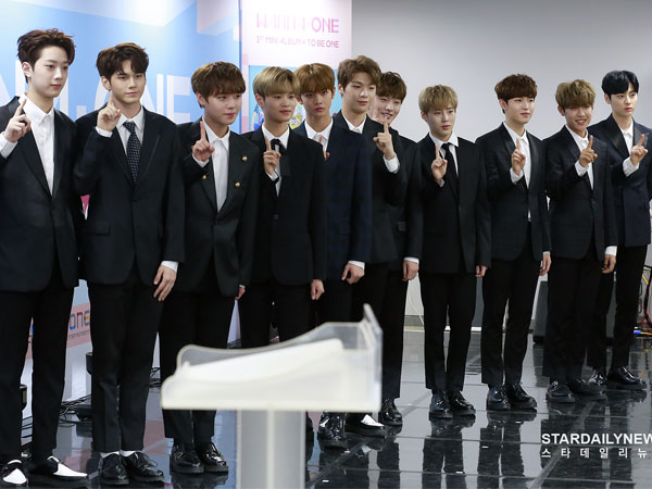 Ups, Wanna One Diserang 'Penggemar' Tak terduga Saat Konferensi Pers!