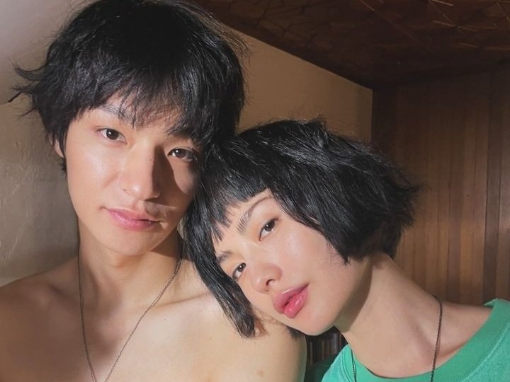 Nana dan Chae Jong Seok Dikabarkan Pacaran, Agensi: Itu Kehidupan Pribadi Artis