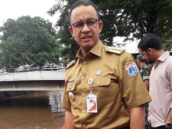 Pantau Hingga Dini Hari, Gubernur Anies Sebut Puncak Banjir Kiriman Sudah Lewat