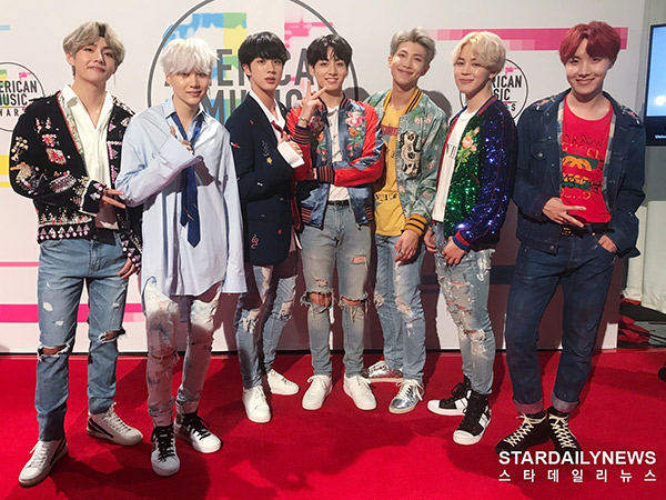 Reaksi Musisi Hingga Media Amerika untuk 'Hot Debut' BTS di Panggung 'AMAs 2017'