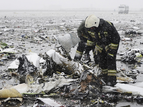 Hampir Capai Landasan, Pesawat Flydubai Hantam Tanah Hingga Hancur