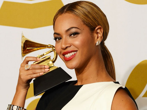 Hamil Anak Kembar, Bagaimana Nasib Penampilan Beyonce Knowles di Grammy Awards 2017?