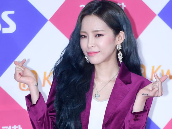 Pingsan Usai Tampil di 'SBS Gayo Daejun 2017', Heize Dikabarkan Segera Jalani Operasi