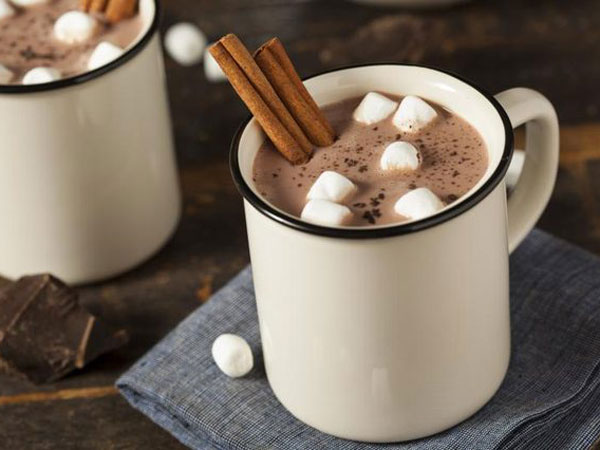 Hangatkan Tubuh di Musim Hujan dengan Segelas Hot Chocolate Marshmallow
