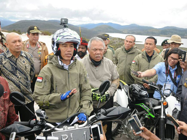 Menilik Kamera GoPro Presiden Jokowi Saat Naik Motor Trail di Papua