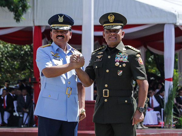 Gatot Nurmantyo Resmi Serahkan Jabatan Panglima TNI Pada Marsekal Hadi Tjahjanto