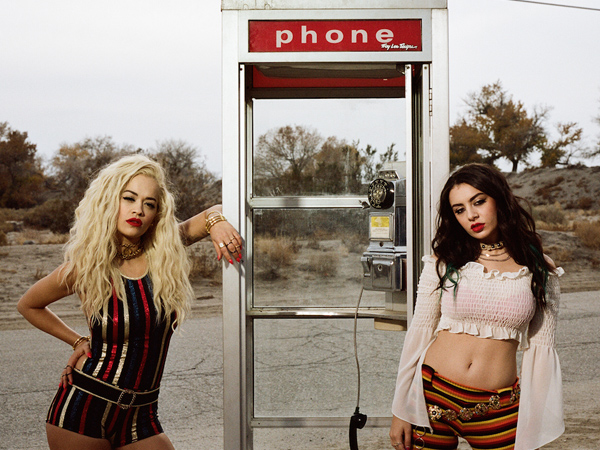 Wah, Charli XCX dan Rita Ora Nyaris Terbunuh Saat Syuting MV 'Doing It'!