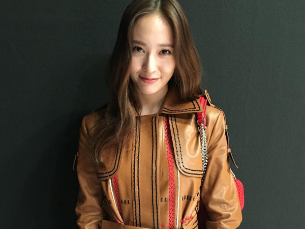 Hadiri Runway Tod’s, Krystal f(x) Bergaya Musim Gugur di Milan Fashion Week