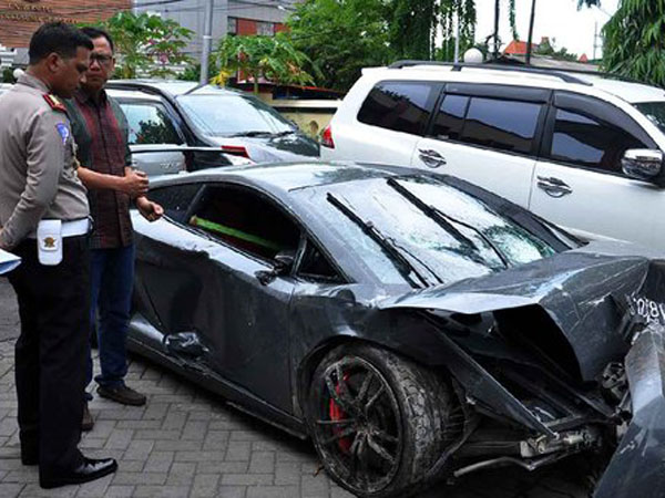 Keluar Rumah Sakit, Pengemudi Lamborghini Maut Resmi Ditahan