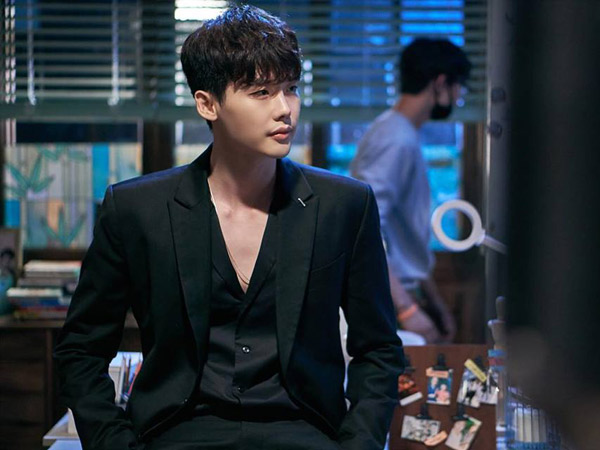 Dikritik Karena Ending Mengecewakan, Penulis 'W' Justru Ingin Peran Lee Jong Suk Mati?