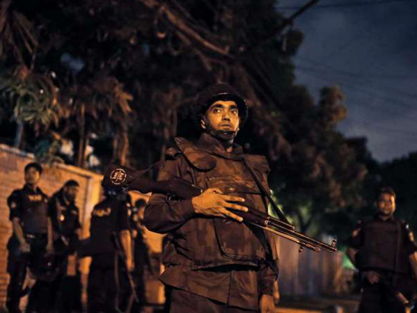 Sempat Foto Bahagia, Ini Penampakan Para Pelaku Sebelum Penyanderaan Bangladesh