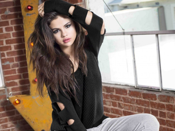 Selena Gomez akan Usung Tema 'Kegelapan' di Album Terbarunya?